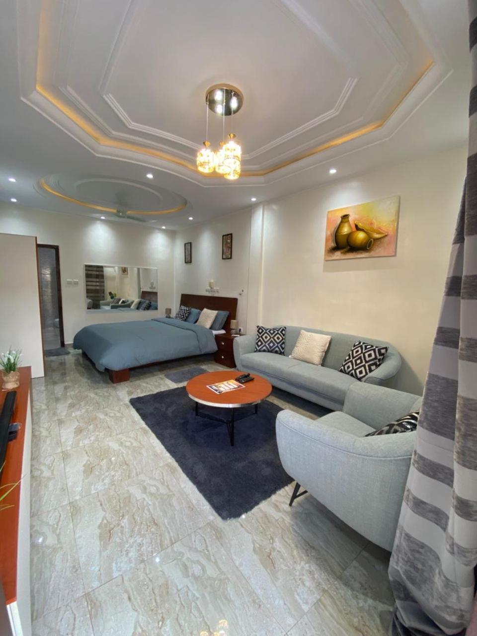 Gilles Golden Palace Abomey-Calavi Extérieur photo